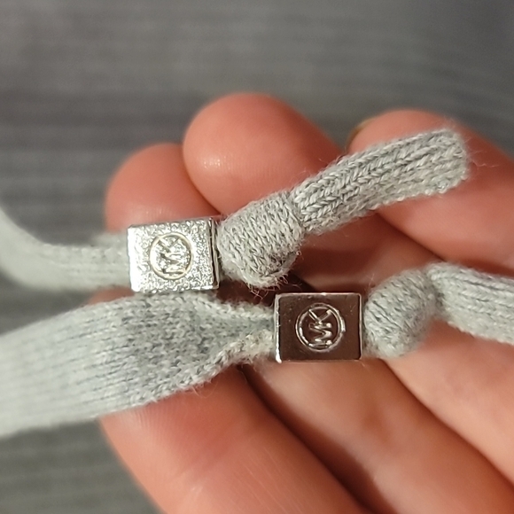 𝅺michael Kors Sweater - Picture 3 of 6